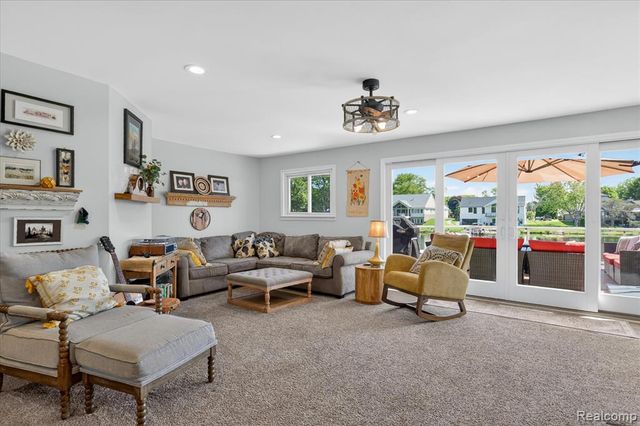 3860 E Commerce Road, Commerce Twp, MI 48382