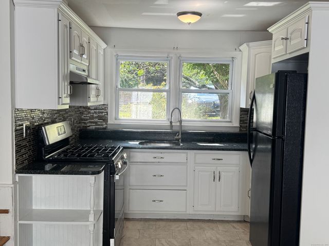 10 Willowbrook Court 10, Stamford, CT 06902