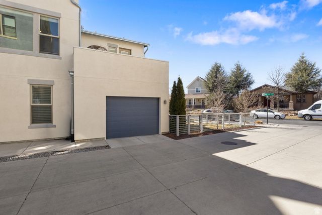 11267 S HIGH CREST LN, South Jordan, UT 84009