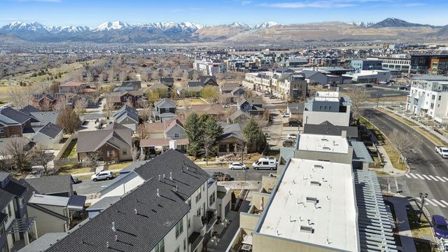 11267 S HIGH CREST LN, South Jordan, UT 84009