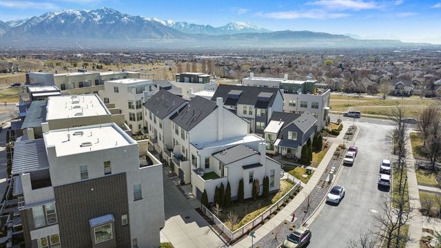 11267 S HIGH CREST LN, South Jordan, UT 84009