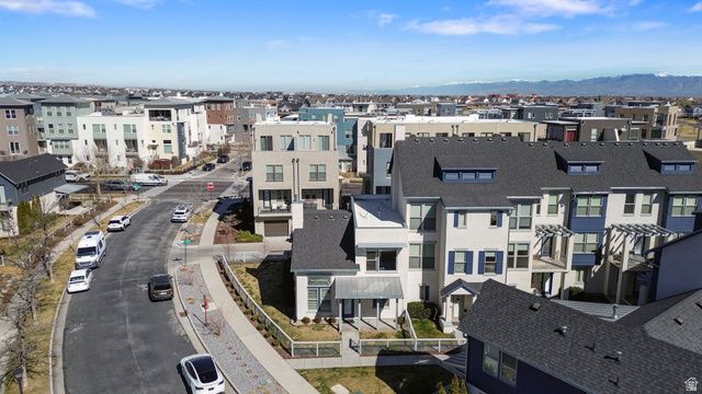 11267 S HIGH CREST LN, South Jordan, UT 84009