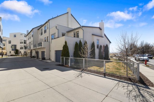 11267 S HIGH CREST LN, South Jordan, UT 84009