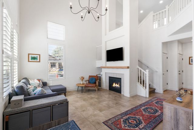 11267 S HIGH CREST LN, South Jordan, UT 84009