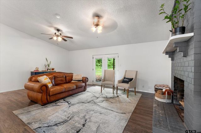 524 Park Lane, Mt Vernon, TX 75457