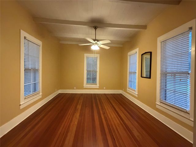 1604 S Austin Ave, Georgetown, TX 78626