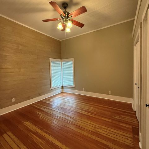 1604 S Austin Ave, Georgetown, TX 78626