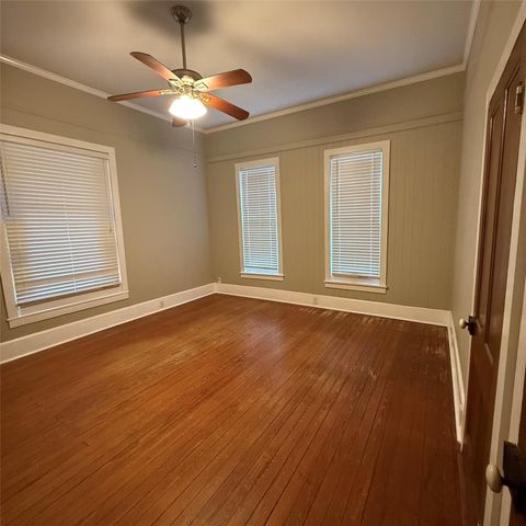 1604 S Austin Ave, Georgetown, TX 78626