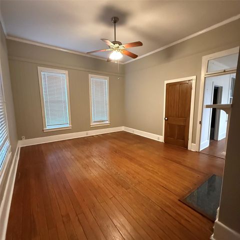 1604 S Austin Ave, Georgetown, TX 78626