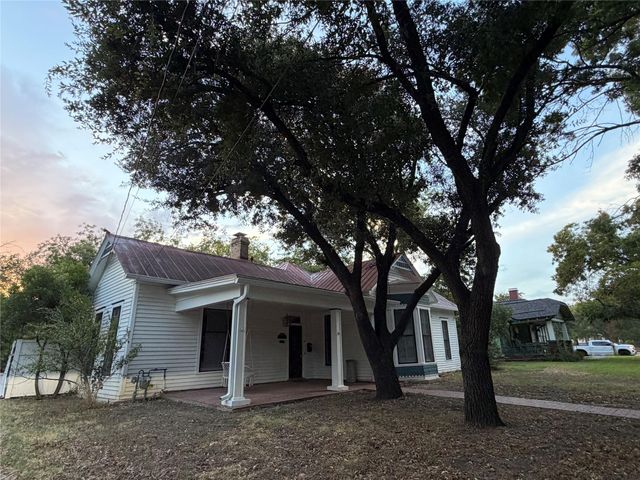 1604 S Austin Ave, Georgetown, TX 78626