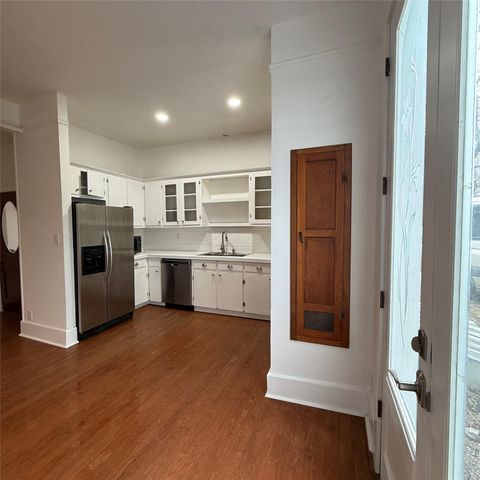 1604 S Austin Ave, Georgetown, TX 78626
