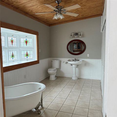 1604 S Austin Ave, Georgetown, TX 78626