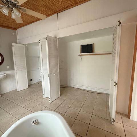1604 S Austin Ave, Georgetown, TX 78626