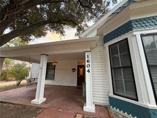 1604 S Austin Ave, Georgetown, TX 78626