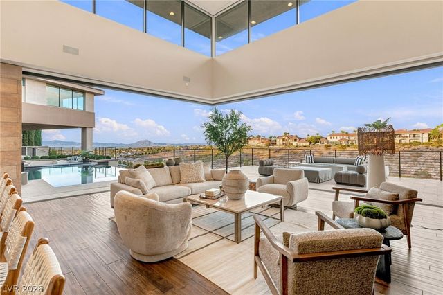 1300 Villa Barolo Avenue, Henderson, NV 89052