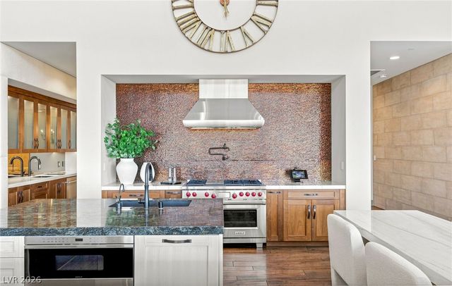 1300 Villa Barolo Avenue, Henderson, NV 89052