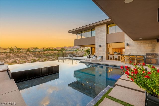 1300 Villa Barolo Avenue, Henderson, NV 89052