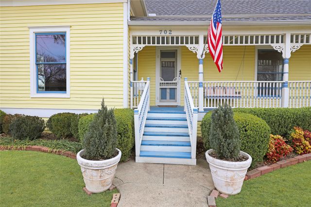 702 N Bradley Street, Mckinney, TX 75069