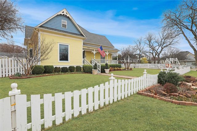 702 N Bradley Street, Mckinney, TX 75069