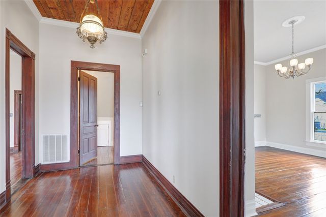 702 N Bradley Street, Mckinney, TX 75069