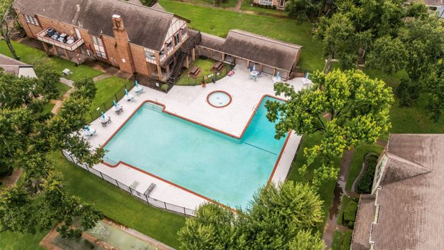10328 Hammerly Boulevard 10, Houston, TX 77043