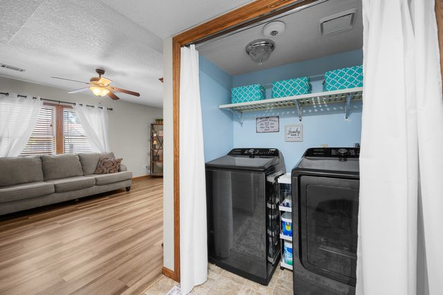 2418 W 60 Place, Davenport, IA 52806