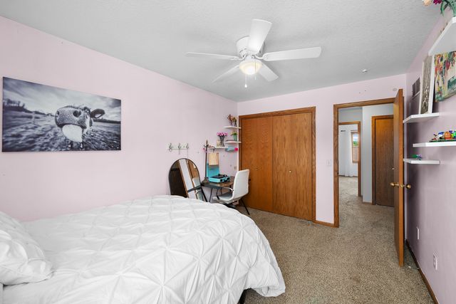 2418 W 60 Place, Davenport, IA 52806