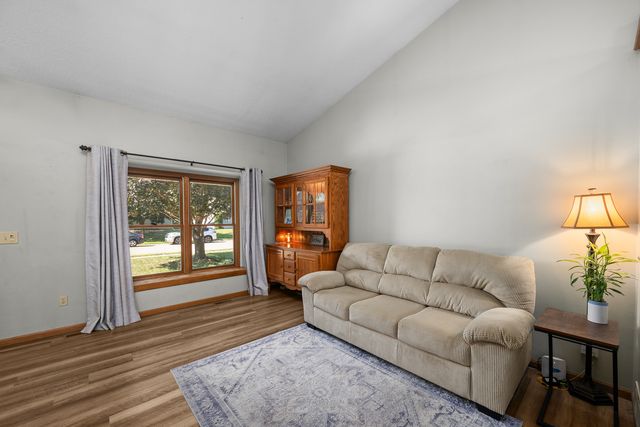 2418 W 60 Place, Davenport, IA 52806