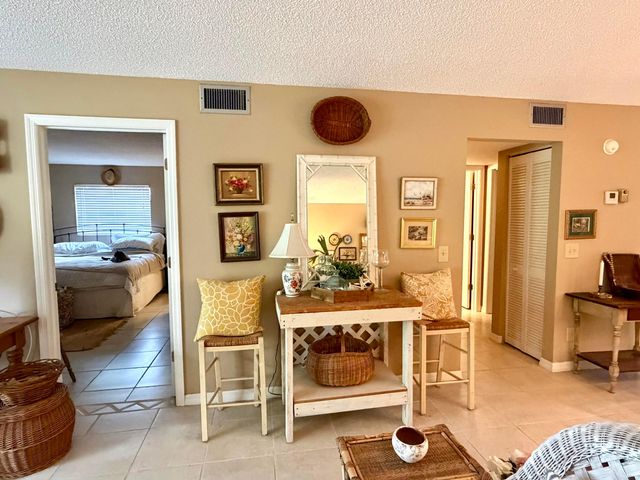 400 18th Street B4, Vero Beach, FL 32960