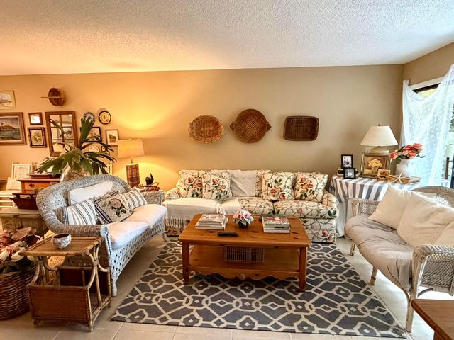 400 18th Street B4, Vero Beach, FL 32960