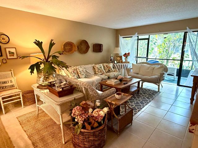 400 18th Street B4, Vero Beach, FL 32960