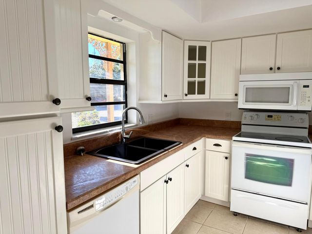 400 18th Street B4, Vero Beach, FL 32960