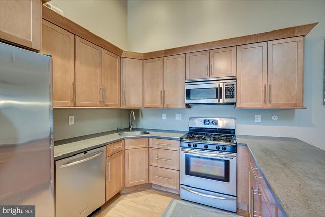 268 KEMPSEY DR, North Brunswick, NJ 08902