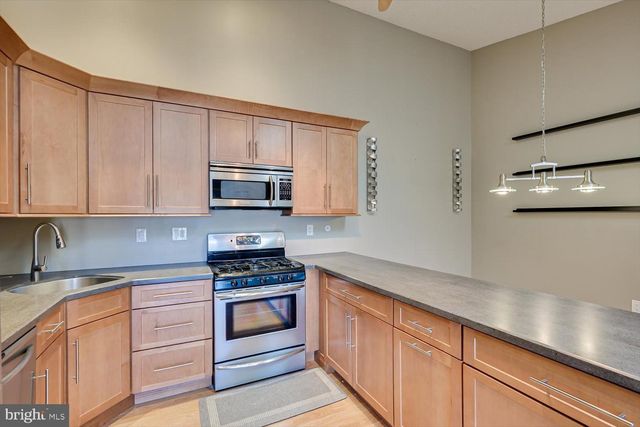 268 KEMPSEY DR, North Brunswick, NJ 08902