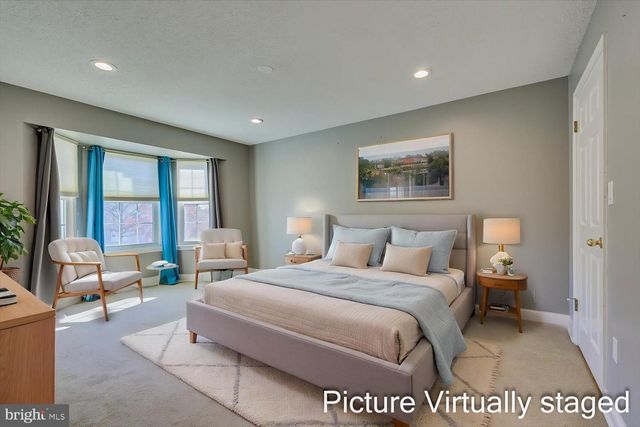 268 KEMPSEY DR, North Brunswick, NJ 08902