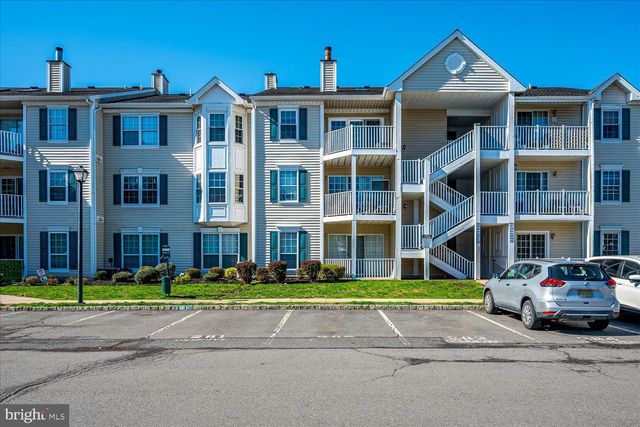 268 KEMPSEY DR, North Brunswick, NJ 08902