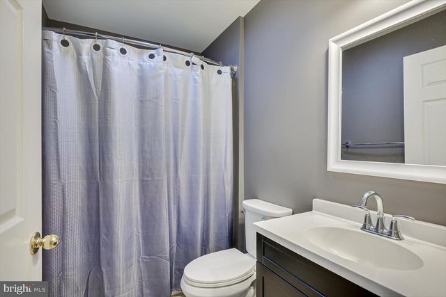 268 KEMPSEY DR, North Brunswick, NJ 08902