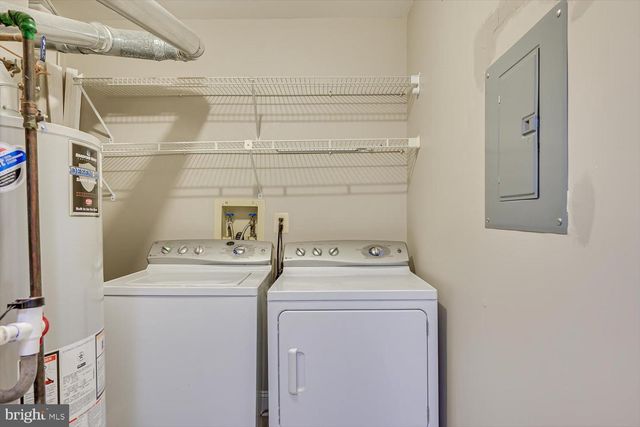 268 KEMPSEY DR, North Brunswick, NJ 08902