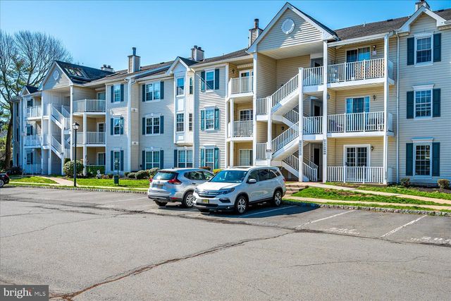 268 KEMPSEY DR, North Brunswick, NJ 08902