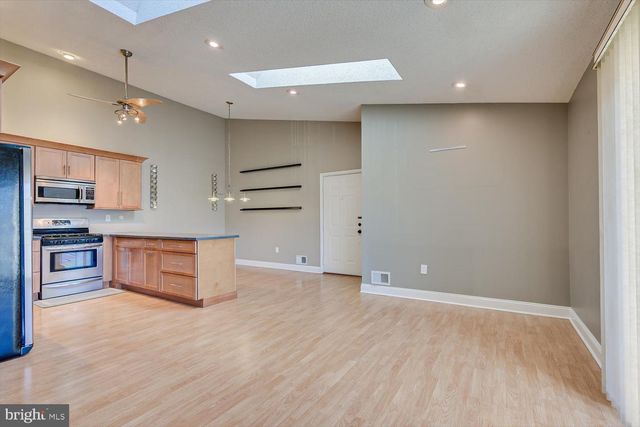 268 KEMPSEY DR, North Brunswick, NJ 08902