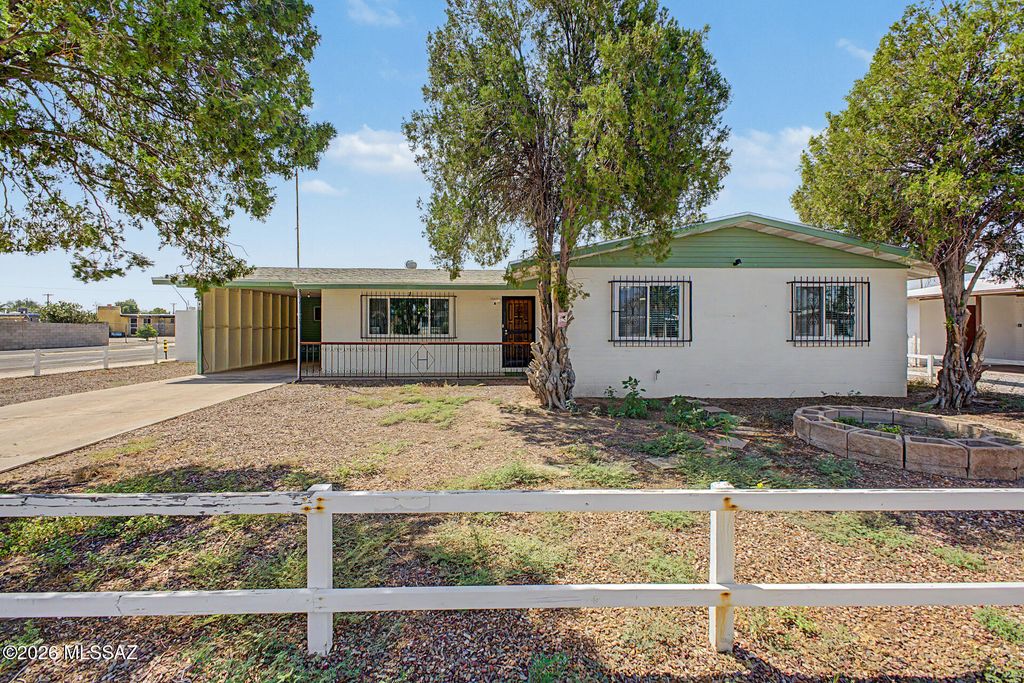 6866 E David Drive, Tucson, AZ 85730