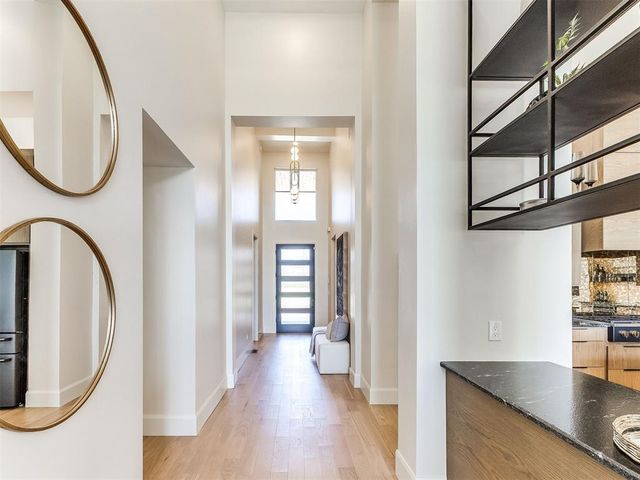 10605 Lakeside Drive, The Village, OK 73120