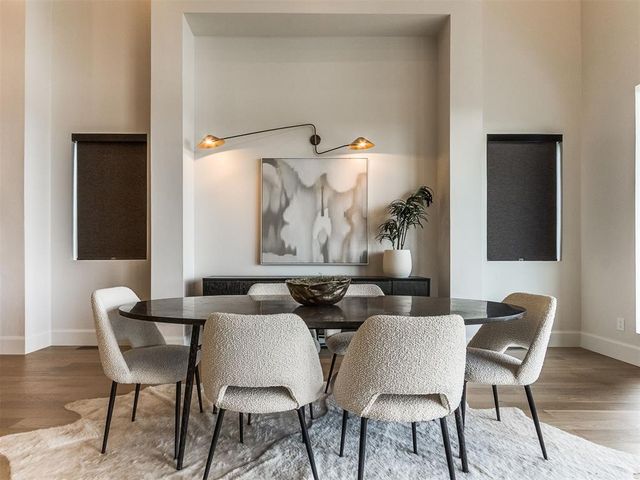 10605 Lakeside Drive, The Village, OK 73120