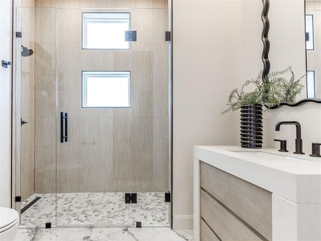 10605 Lakeside Drive, The Village, OK 73120