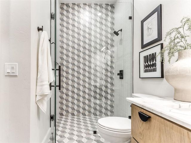 10605 Lakeside Drive, The Village, OK 73120