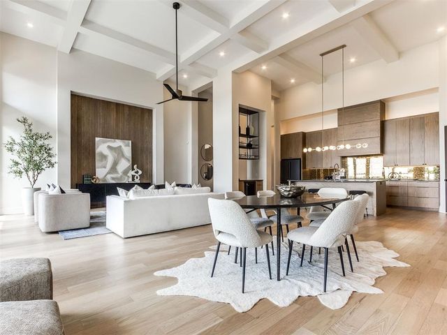 10605 Lakeside Drive, The Village, OK 73120