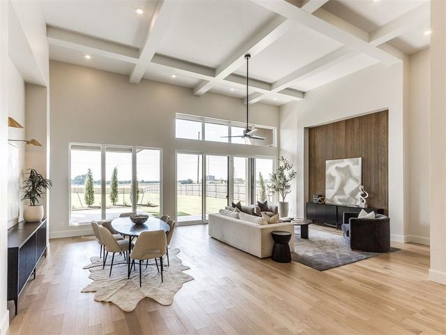 10605 Lakeside Drive, The Village, OK 73120