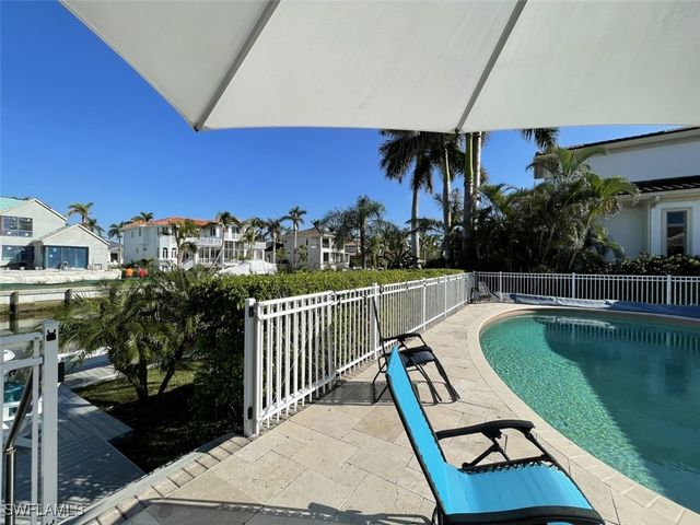 677 18th AVE S, Naples, FL 34102