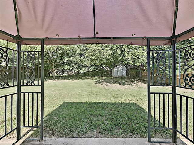 805 Aransas Drive, Euless, TX 76039