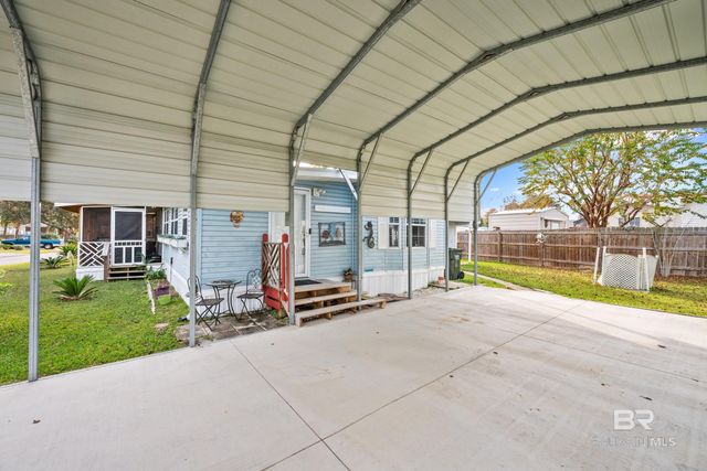 241 Defuniak Loop, Lillian, AL 36549